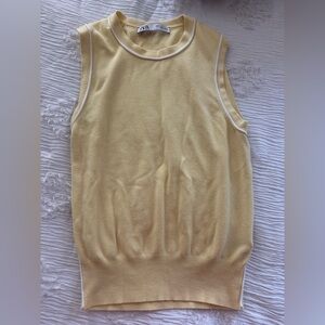 Women’s Zara Top Pale Yellow Sleeveless Sweater Blouse Size small